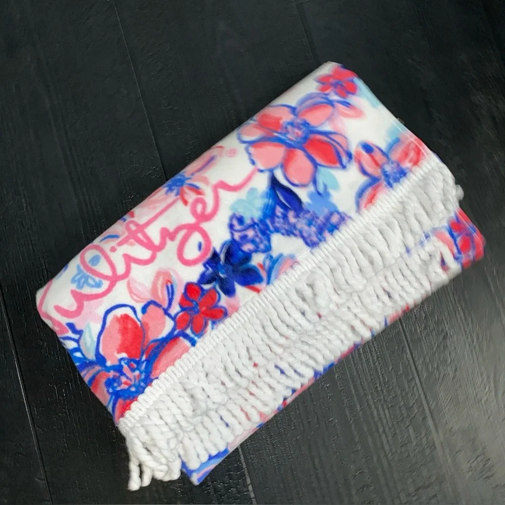 Lilly Pulitzer Beach Towel‎ in Resort White Multi Color Party Like A Lobstar